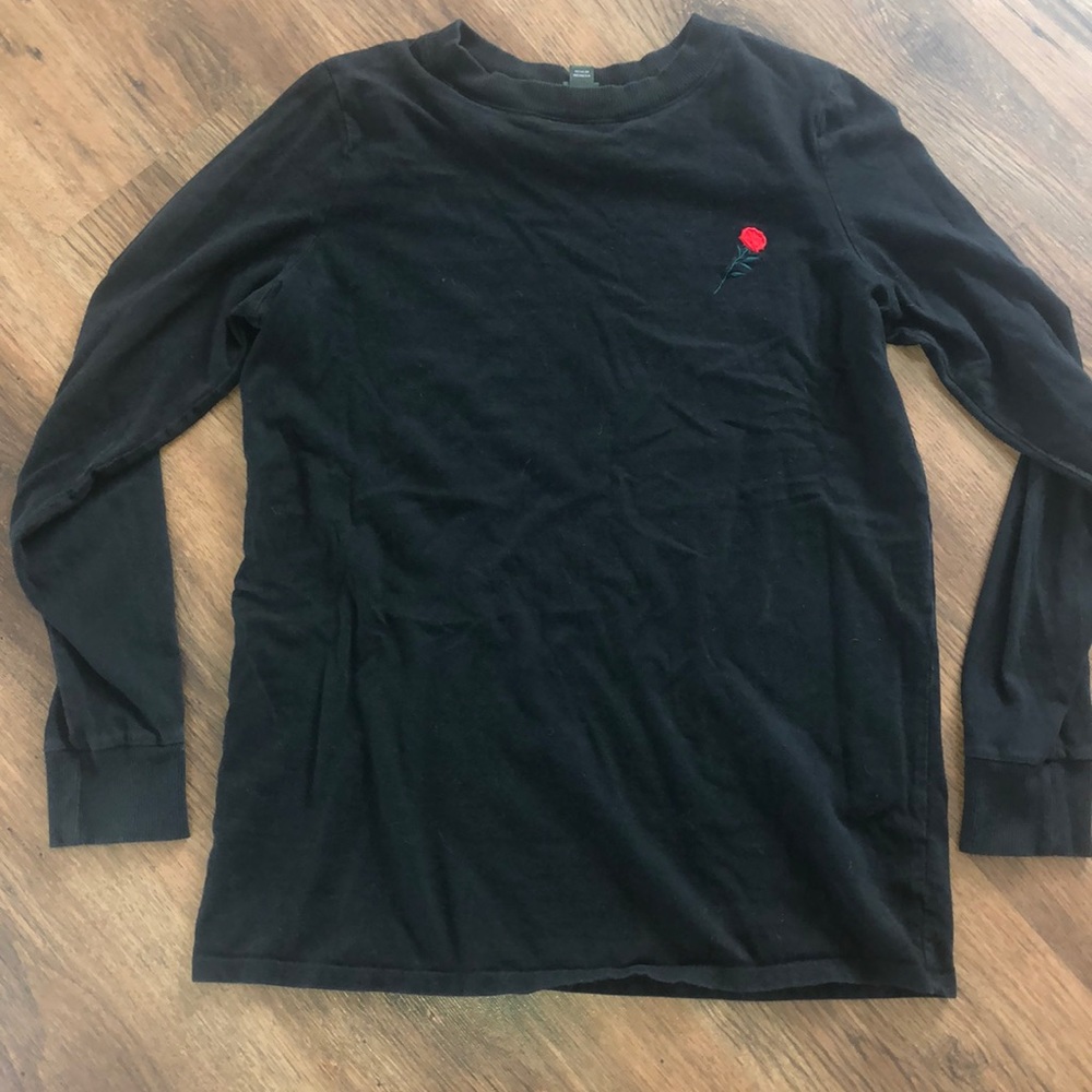 Black tee